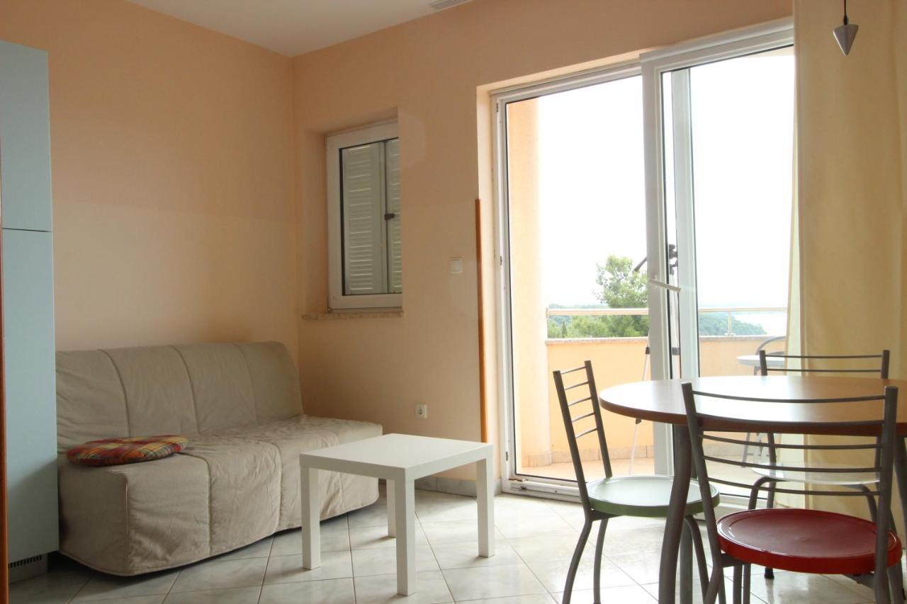 Apartments Miriam Premantura Exterior photo